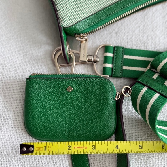 crossbody - Picture 3 of 4